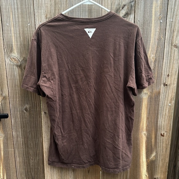 Y2K Quiksilver Brown Tee with Geometric Graphic Size Large - Picture 5 of 8